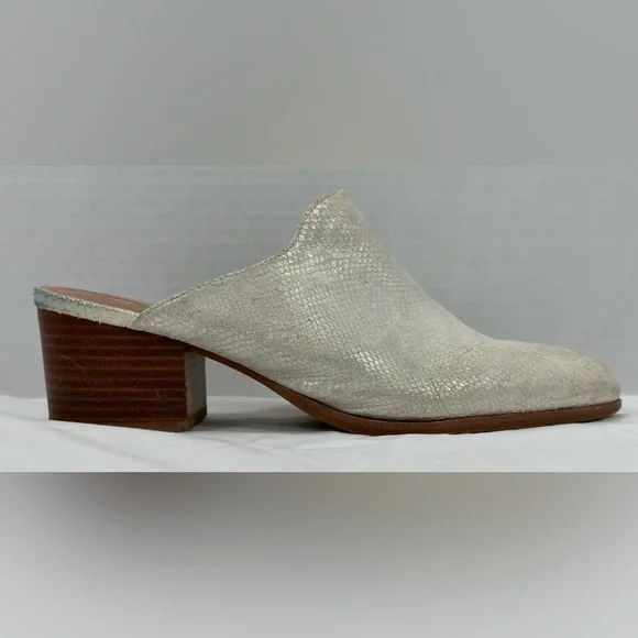 Mules - Picture 7 of 12